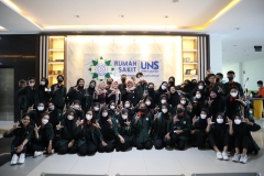 kunjungi-rumah-sakit-uns-politeknik-indonusa-belajar-tentang-laboratorium-di-rumah-sakit_4